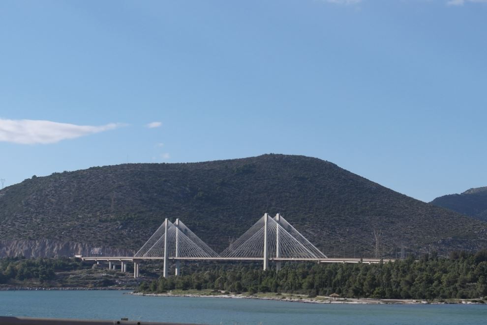 The bridge that connects Evia to mainland Greece